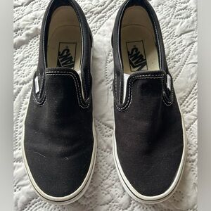 Vans classic slip on in black. Size 7. Really nice shape!